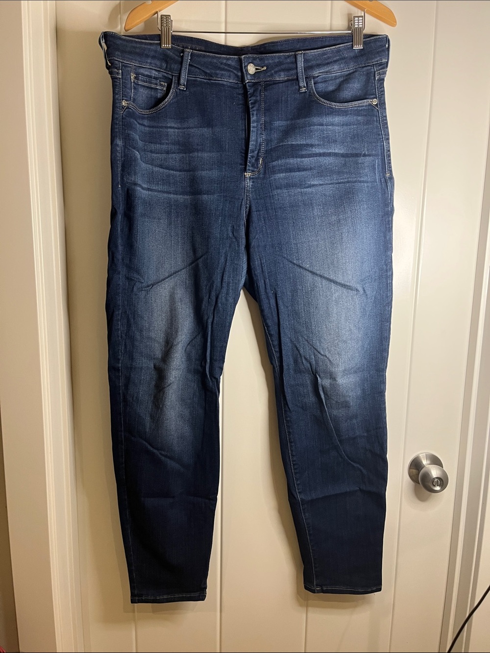 NYDJ Womens Stretchy Soft Straight Jeans in Dark Blue Wash